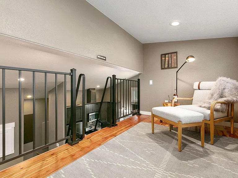 415 Mason Ct #6 — Photo 16