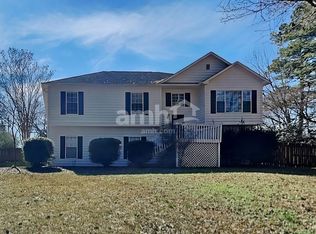 4615 Wheeler Creek Dr, Hoschton, GA 30548