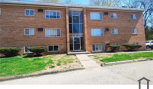 1 bed, $895 — Photo 1