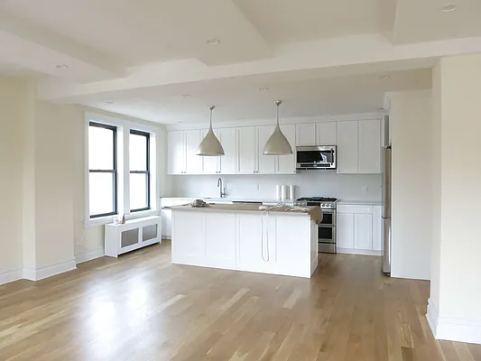 Sold by Roxann Realty LLC | media 15