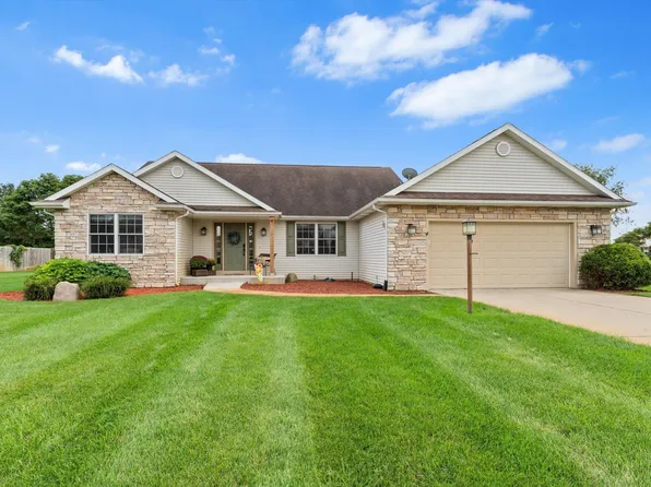 69390 Sundance Dr, Edwardsburg, MI 49112