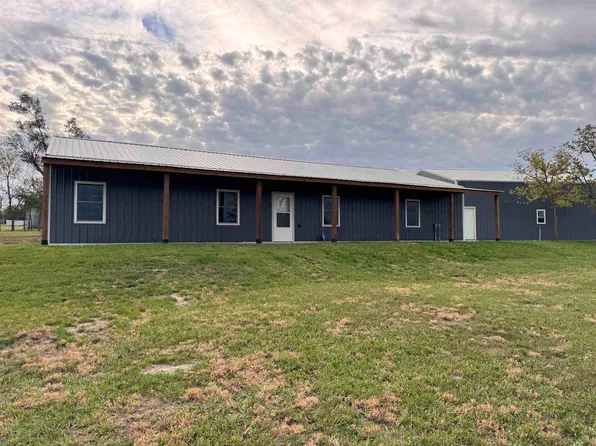 611 Antelope St, Farnam, NE 69029