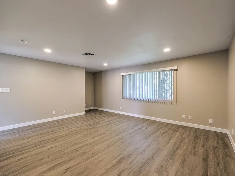 343 Greenbriar Townhouse Way — Photo 14