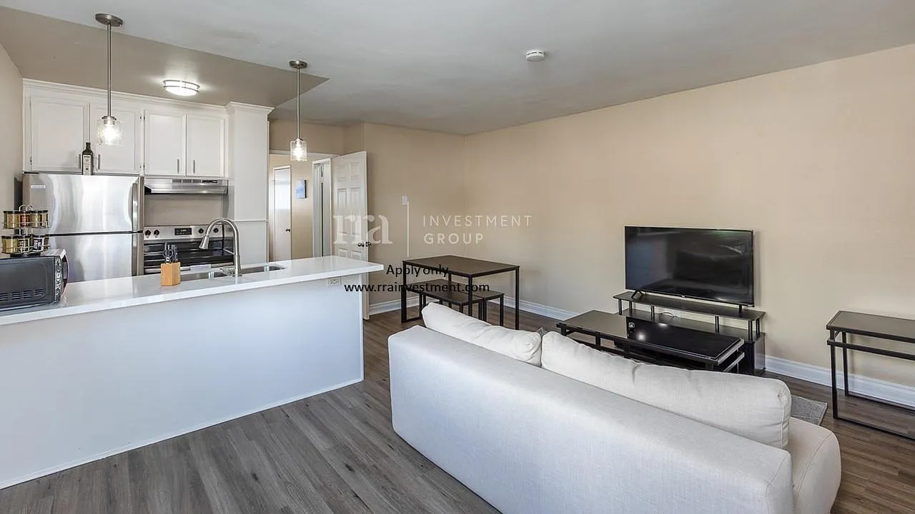 2411 Adams Ave — Photo 4