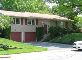 239 Tennyson Dr, Lancaster, PA