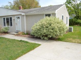 30 Wanda St, Narragansett, RI 02882