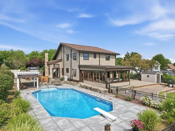 8751 Pleasant View Rd, Bangor, PA 18013