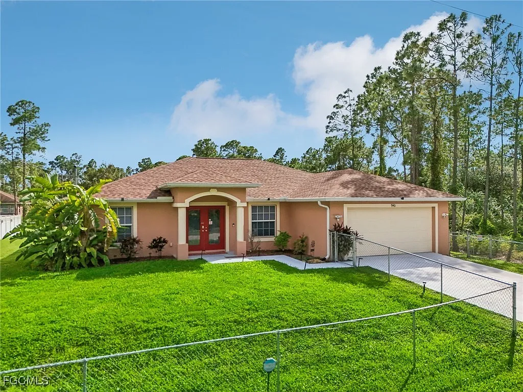 4 bed, 2.0 bath, 1838 sqft, $3,850 — Photo 2