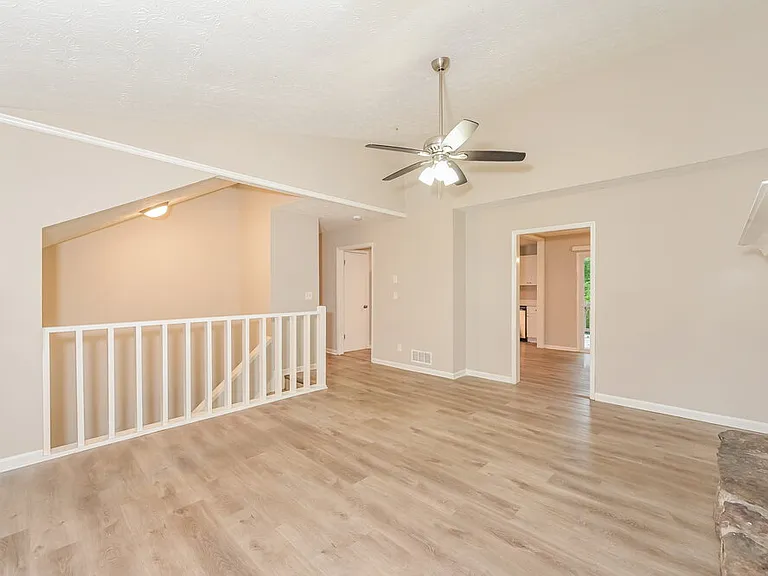 3824 Princess Ct — Photo 5