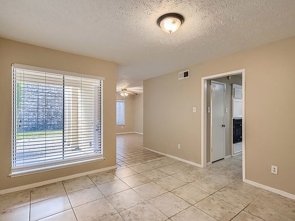 5th image of 12110 Meadow Valley Ln