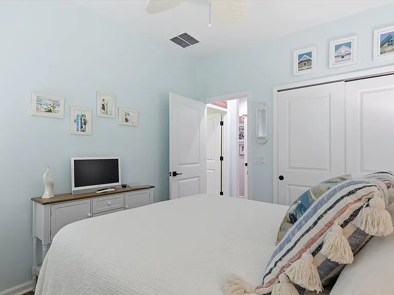 247 Tropics Ave — Photo 5