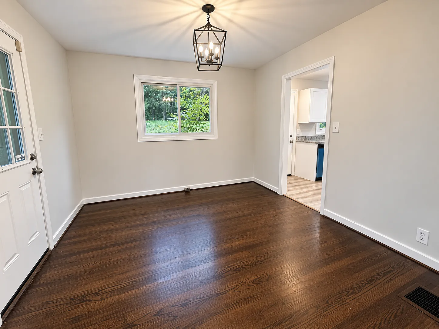 3 bed, 1317 sqft, $2,400 — Photo 4