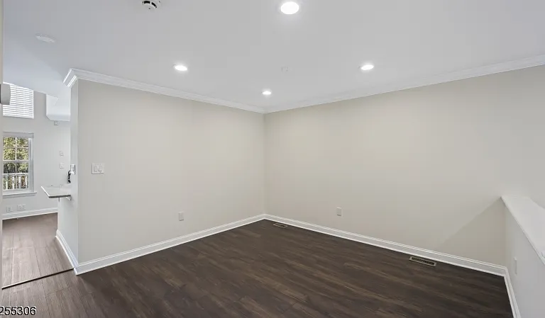 1306 Stech Dr — Photo 9