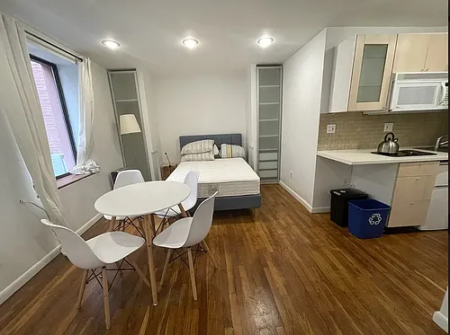 349 W 53rd St #2 Photo 1
