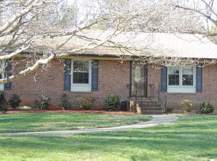405 Hillcrest Dr, Huntersville, NC 28078
