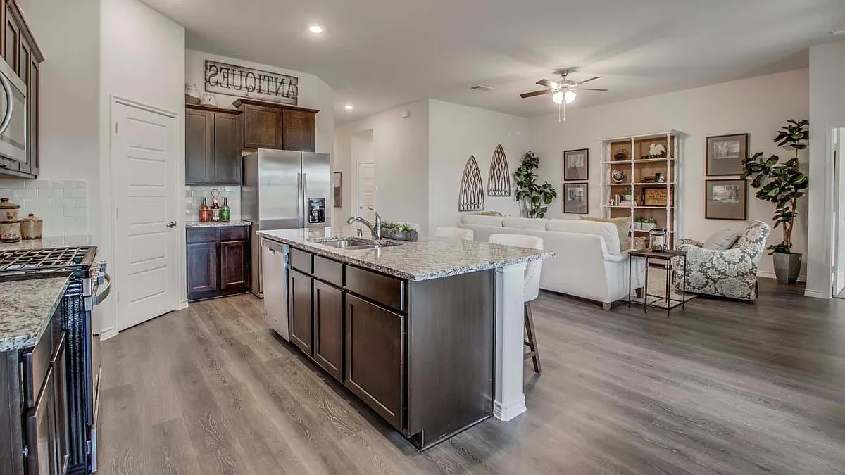 kitchen / living - 248 Carolina Trce