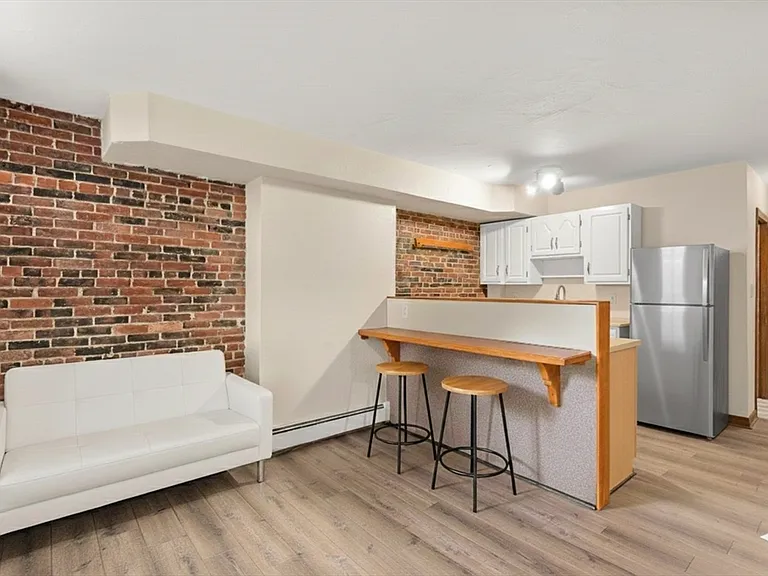 166 F St #1 — Photo 2