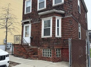 120 Old Harbor St, South Boston, MA 02127