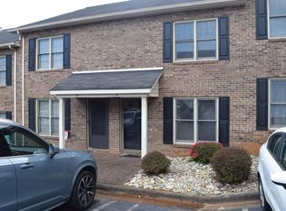 2433 1st St NW APT 12, Hickory, NC 28601