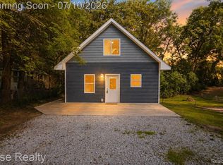 6560 Lowell Dr, Brighton, MI 48116