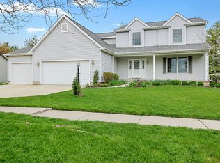 2801 Woodridge Rd, Champaign, IL 61822