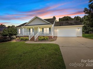 226 Brooks Farm Dr, Rockwell, NC 28138