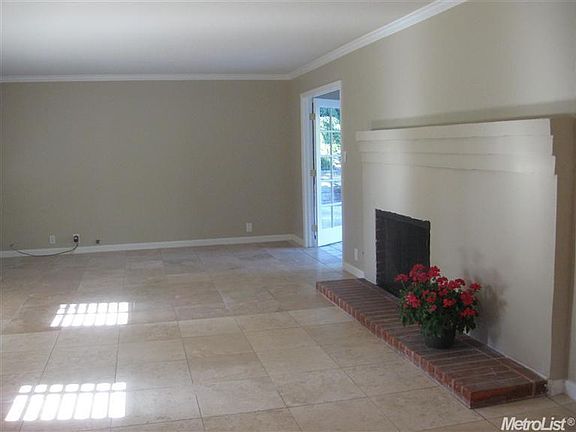 2nd image of 9932 N Garnet Ave