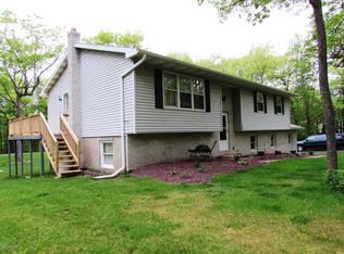 970 Forest Rd, Jefferson Township, PA 18436