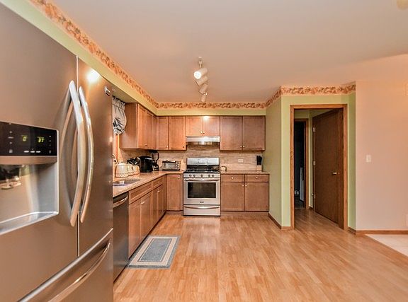5th image of 83 White Pine Ln