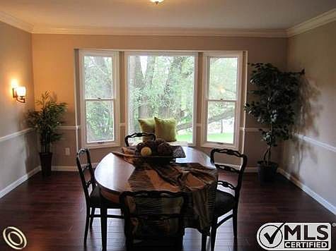5. Elegant Dining Room.jpg