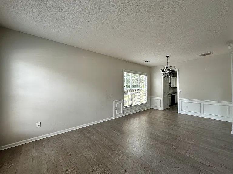 3535 Ridgefair Dr — Photo 2