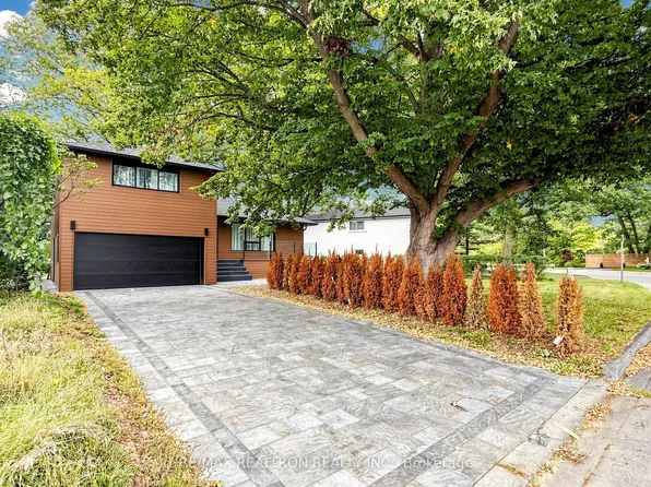 121 S Forster Park Dr, Oakville, ON L6K 1Y6