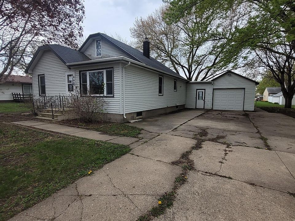 1st image of 440 E Main St