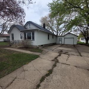440 E Main St, Madelia, MN, 56062