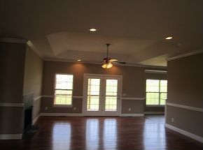4th image of 325 Goldenrod Dr