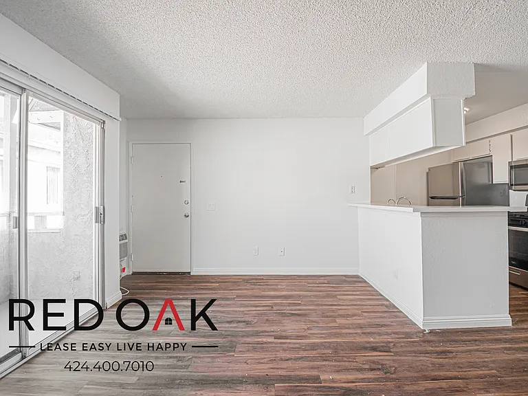 10346 Commerce Ave #6 — Photo 12