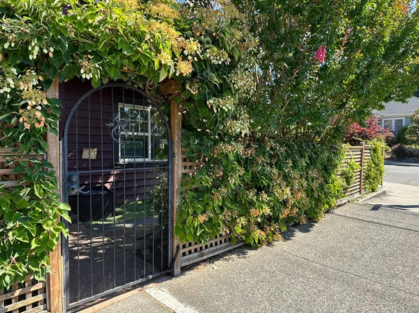 1036 NE 63rd St, Seattle, WA 98115