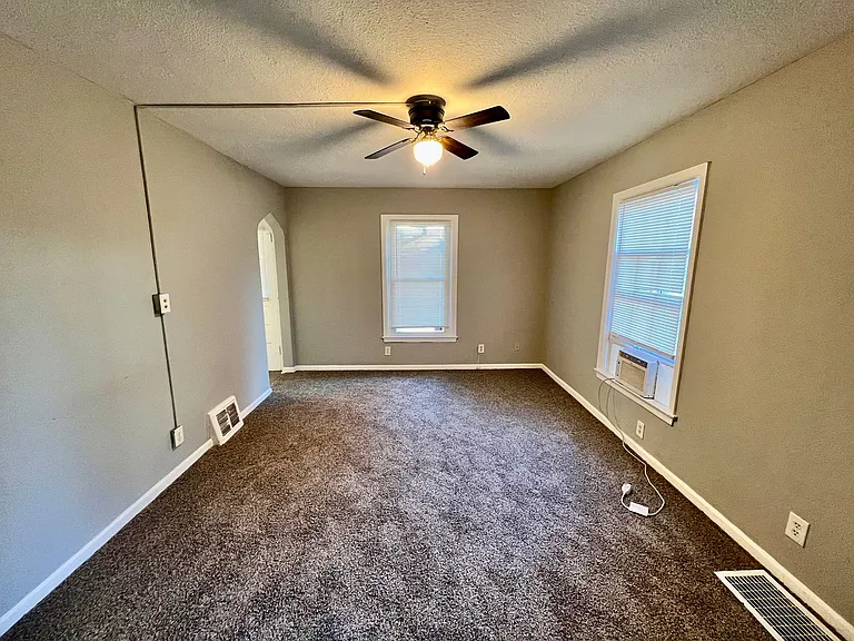 2304 S Hall Rd — Photo 9