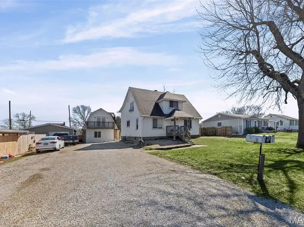 411 Sheridan St, Bethalto, IL 62010