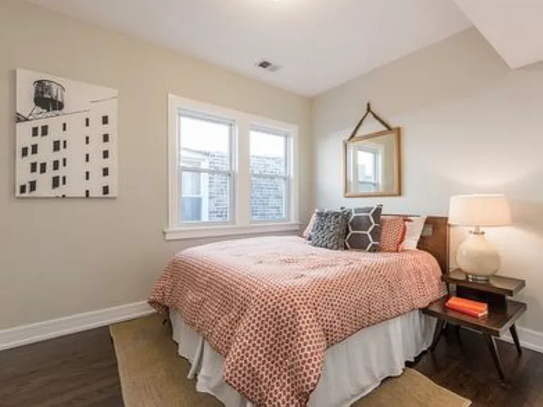 2434 N Avers Ave #2 — Photo 9