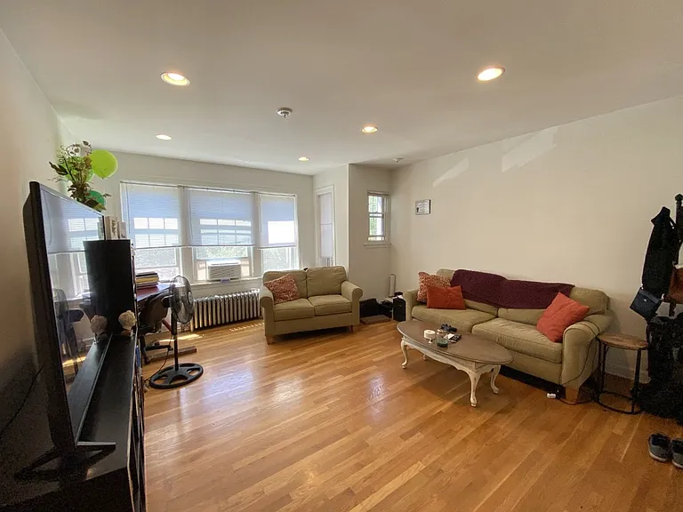 Farwell / Wolcott — Photo 1