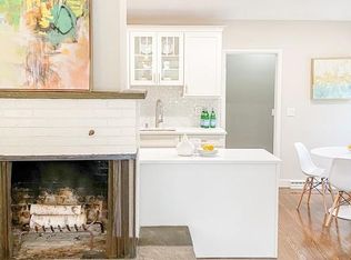 2 Crest Dr, Dover, MA 02030