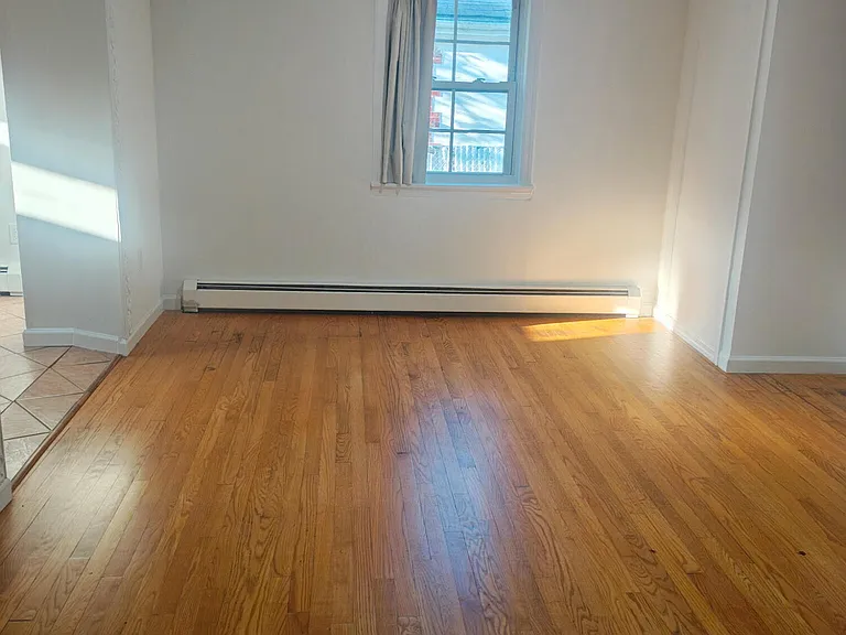 263 Simonson Ave — Photo 6