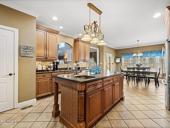 5th image of 7042 Summer Oak Ln