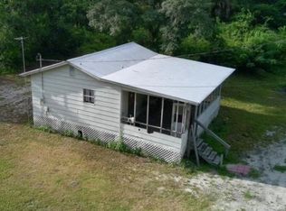 211 NE Avenue C, Carrabelle, FL 32322