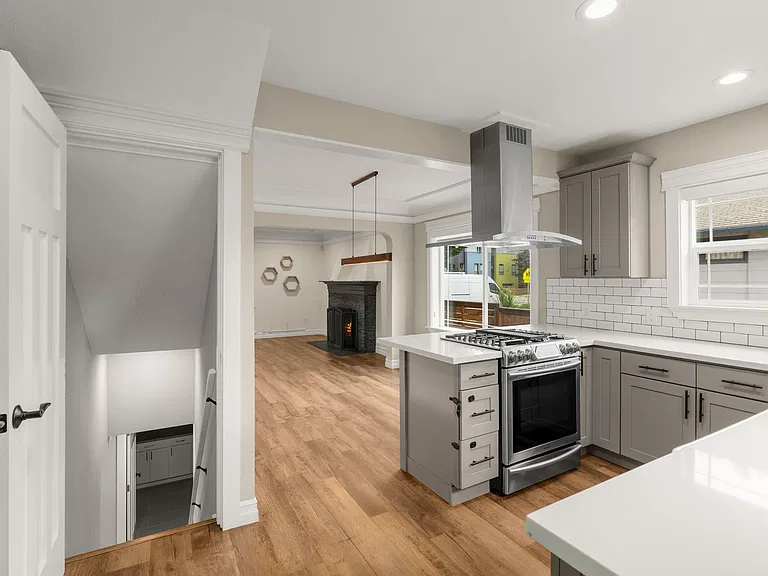 6017 SW Admiral Way — Photo 14