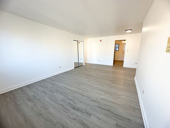 3rd image of 7019 N Ridge Blvd APT 3D