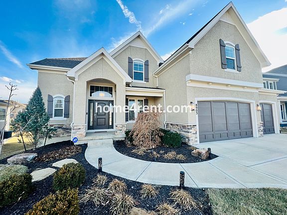 3rd image of 8903 W 165th Ter
