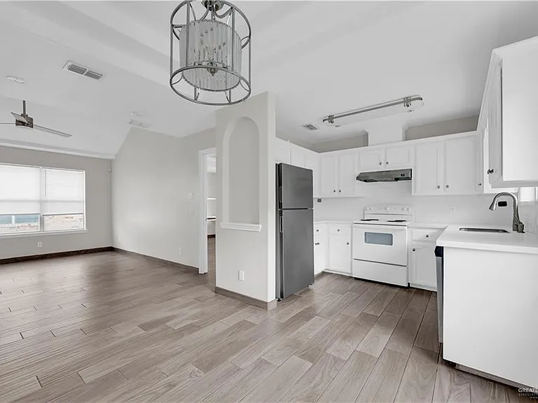 2111 W Western Dr #2 — Photo 9