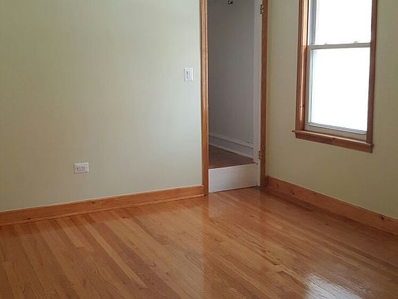 5th image of 7125 S Washtenaw Ave APT 1